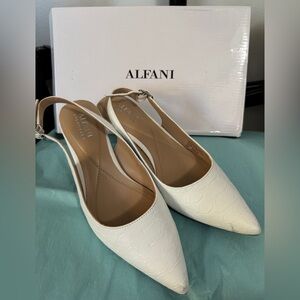 ALFANI Women’s Step ‘N Flex Babbsy Pointed-Toe Slingback Pumps, White